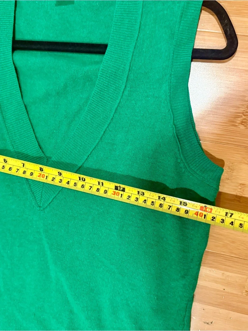 J. Crew 90% Wool / 10% Cashmere Sleeveless V-Neck Knit Top Sweater Vest Green